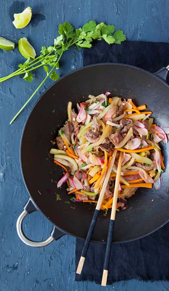 wok de boeuf aux légumes thaï