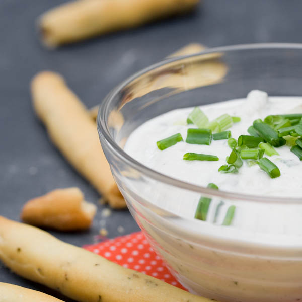 Photographie culinaire gressini et sauce à la ricotta