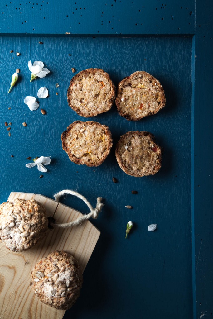 Jus poivron carotte céleri… et petits pains à la pulpe (sans gluten)