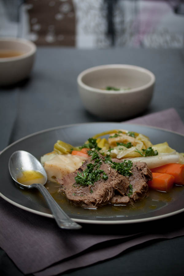 Photographie culinaire pot au feu de langue de boeuf