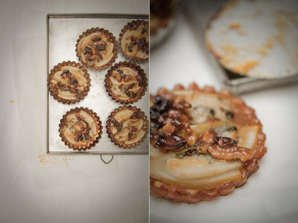 Photographie culinaire tartelettes poire roquefort