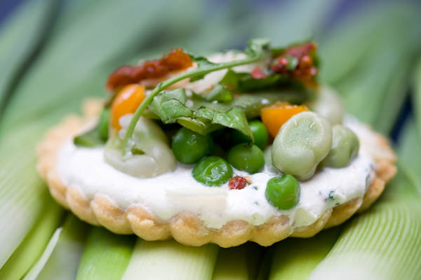 Photographie culinaire tartelette à la ricotta et légumes